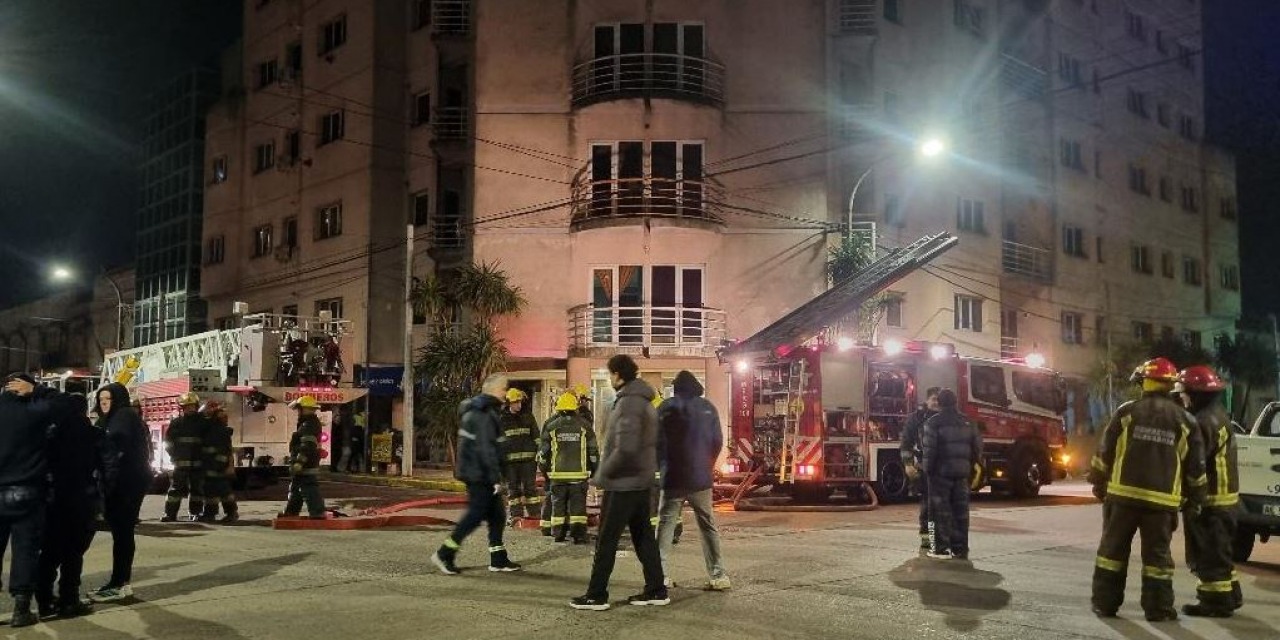 Incendio en el edificio Sky View dej� un saldo de 9 hospitalizados